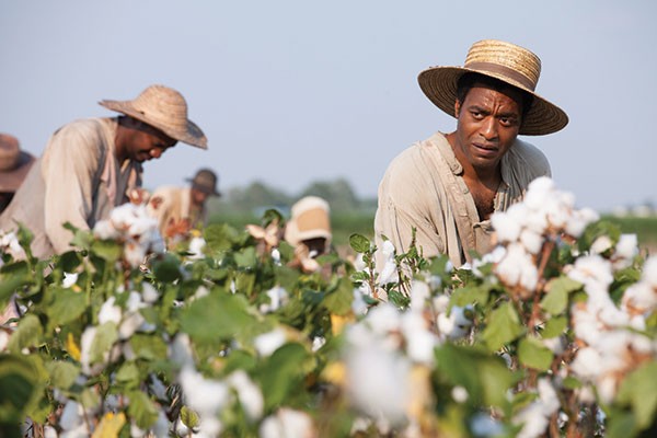 Field work: Platt (Chiwetel Ejiofor) picks cotton.