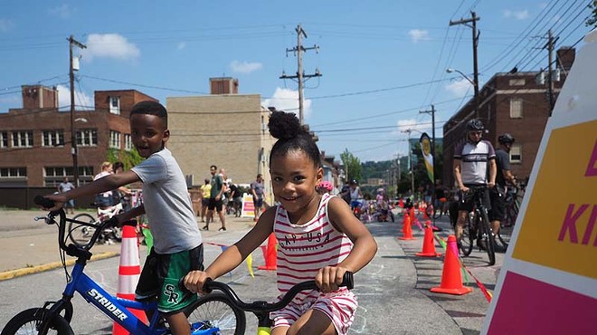 Photo essay: Pittsburghers enjoy car-free streets during OpenStreetsPGH