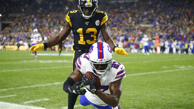 Pylon Pics: Playoff hopes dwindle for Steelers in 17-10 loss to Buffalo