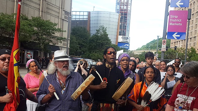 Pittsburgh activists block street to protest Dakota pipeline