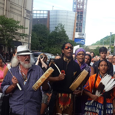Pittsburgh activists block street to protest Dakota pipeline