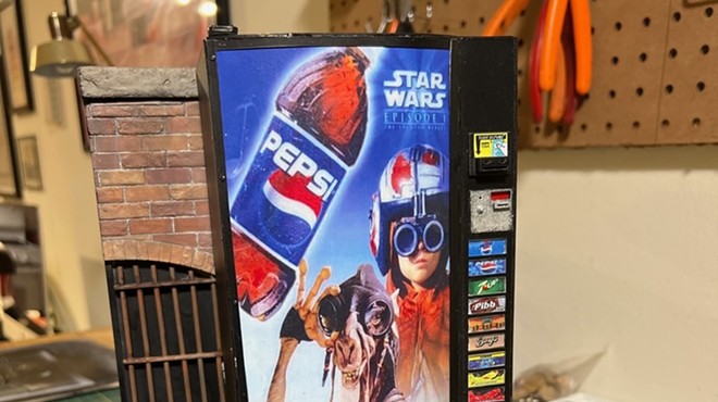 Artist brings tiny replica of Pittsburgh's famous Star Wars Pepsi machine to Mt. Washington