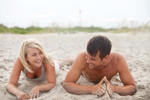 Beach buddies: Julianne Hough and Josh Duhamel