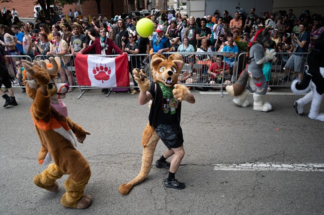 Thousands flock to Anthrocon's annual Fursuit Parade