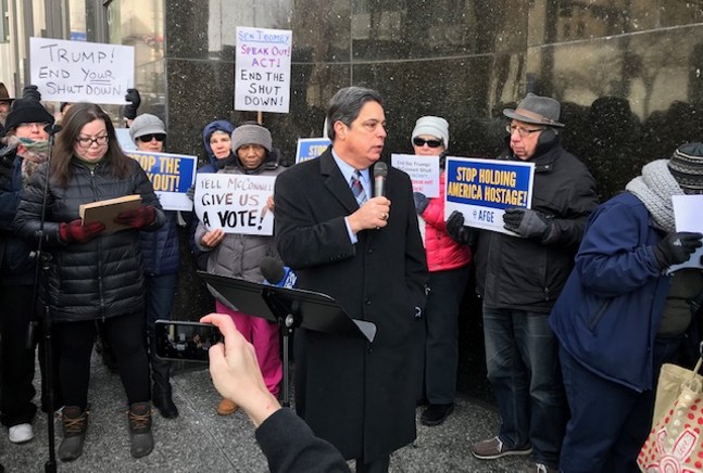 Pittsburgh politicians and constituents call on Sen. Pat Toomey to reopen federal government