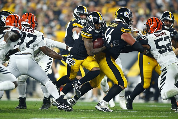 Pylon Pics: Steelers Slow to Start, Finish Strong