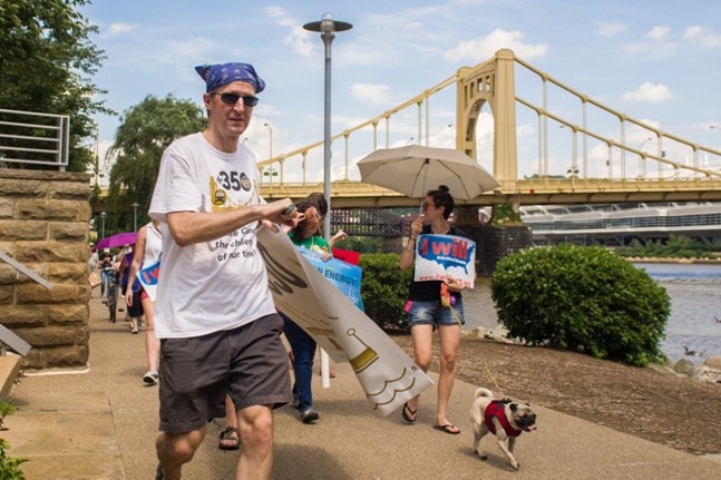 Pittsburgh 350 climate activists march ahead of Paris talks