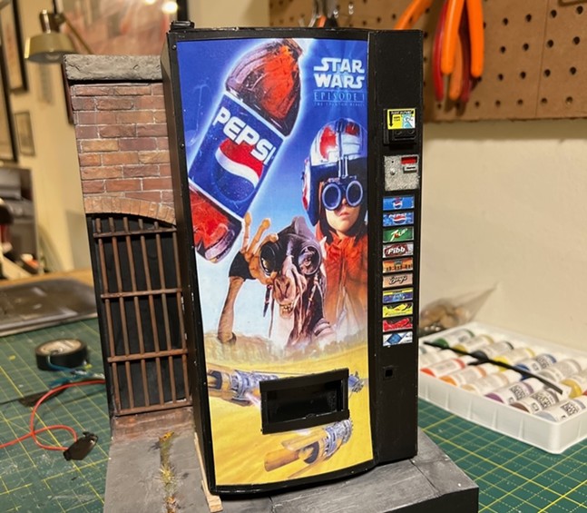 Artist brings tiny replica of Pittsburgh's famous Star Wars Pepsi machine to Mt. Washington