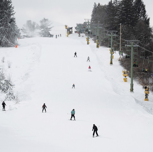 Boyce Park Ski Slopes battle warm temperatures, rain to stay open through the winter