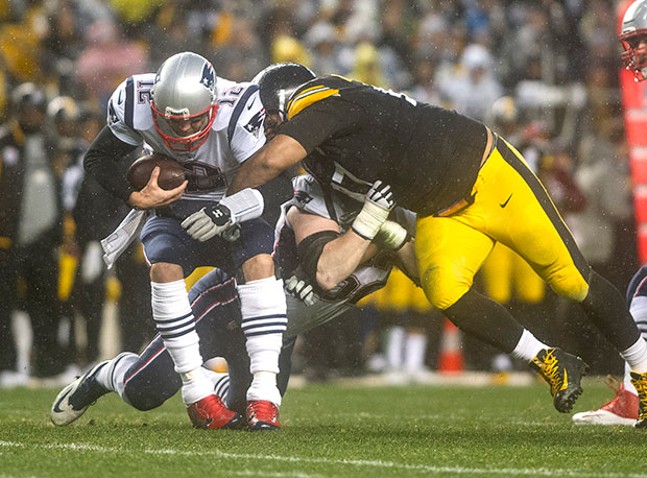 Referees play role of Grinch, steal away Pittsburgh Steelers win
