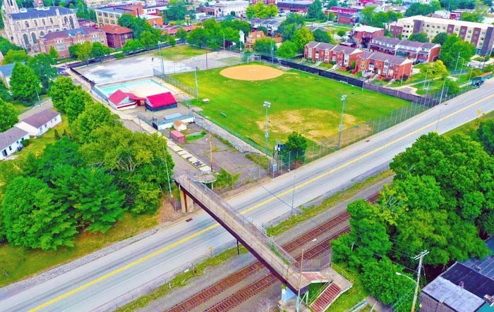 Pittsburgh Murals and Public Art: Willie Stargell sculpture by