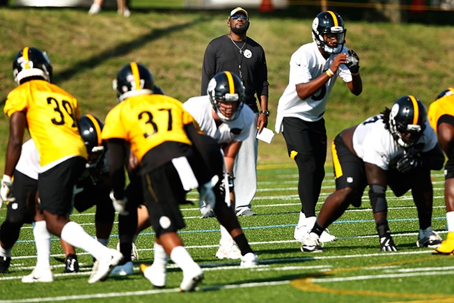 BlitzburghUSAVideos on X: Ben Roethlisberger showing up to the team's 2021  training camp with a DIFFERENT shirt!!!!! 