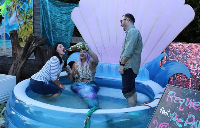 Bathtub mermaids  Pittsburgh Child photographer